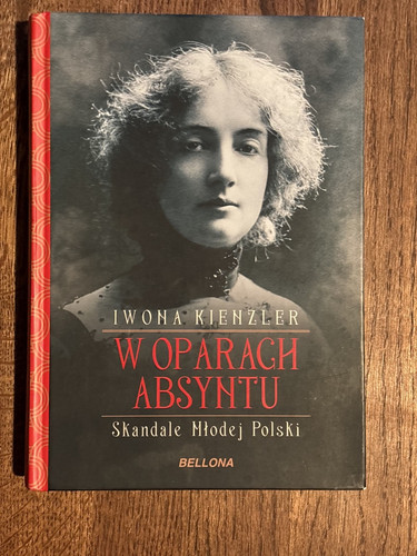 Oparach absyntu skandale - w,
